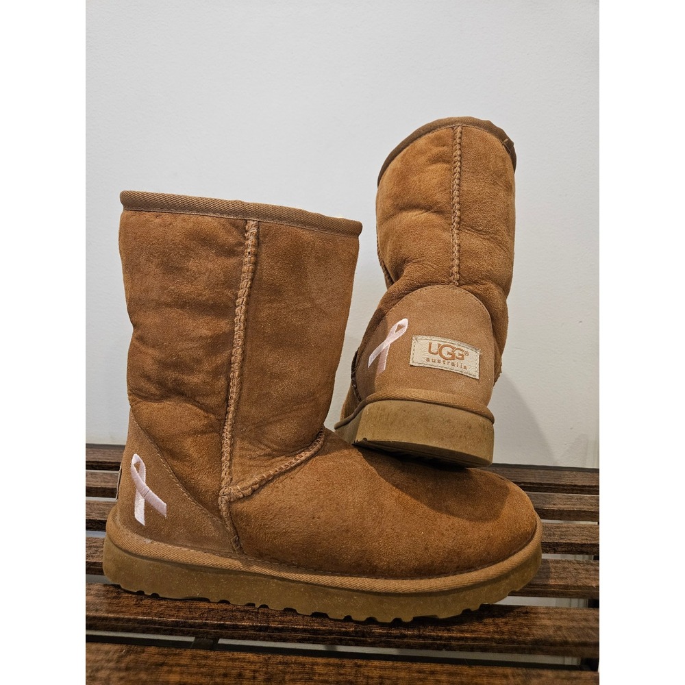 UGG Australia Classic Short Suede Boot in Chestnut Breast Cancer Ribbon Size 7